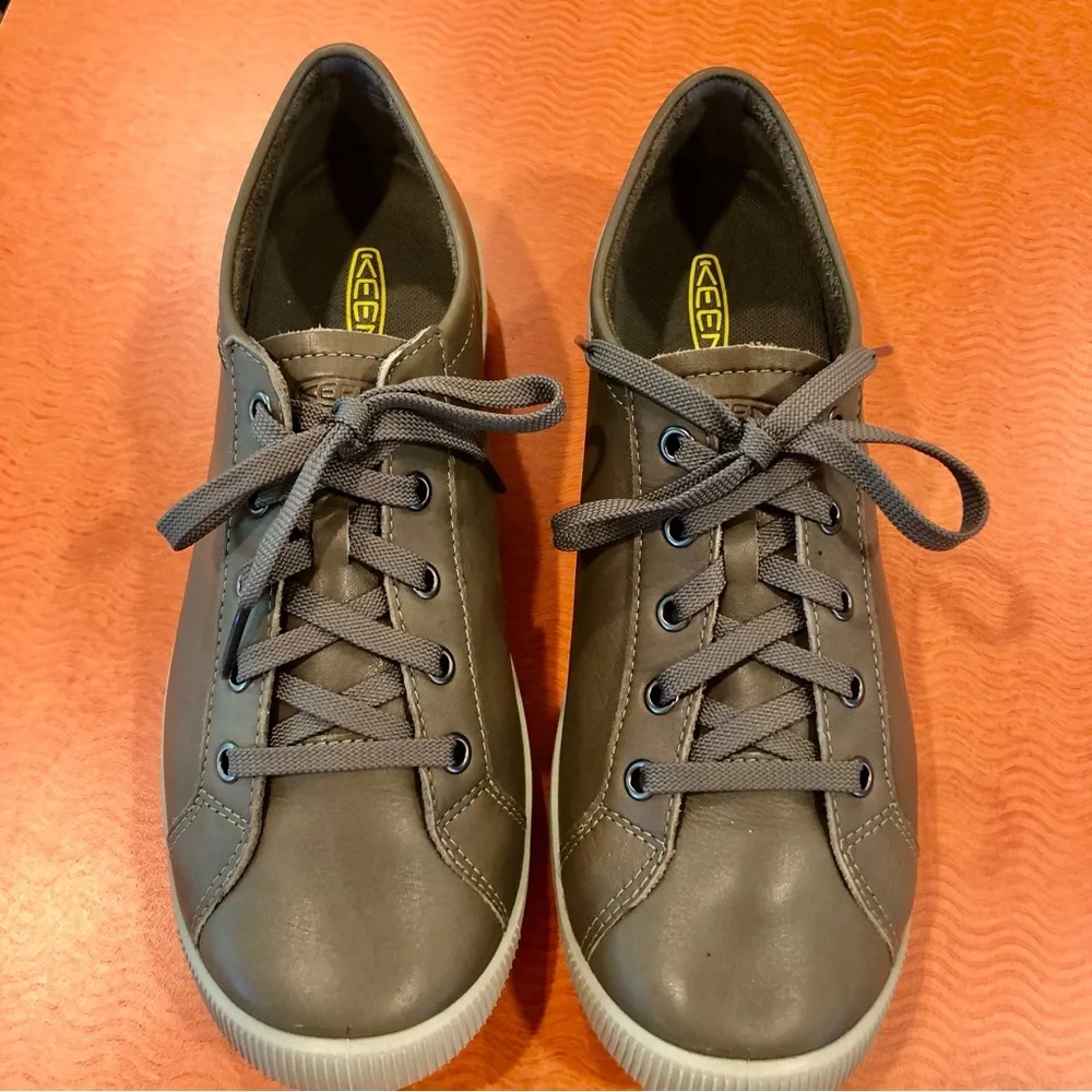 Keen Women's Gray Lace-Up Sneakers - Picture 9 of 9